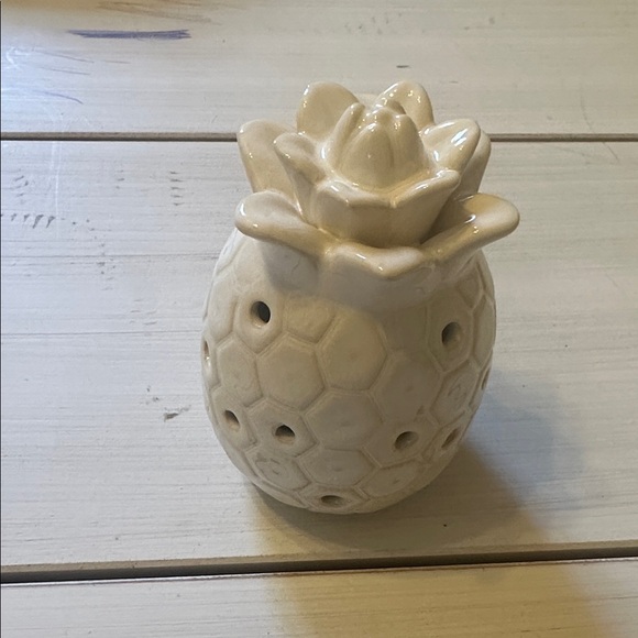 NWOT Light Up Ceramic Pineapple - Picture 2 of 2
